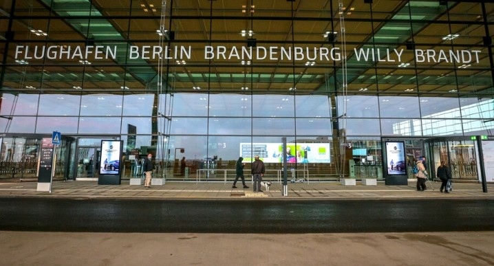 Берлинското летище Бранденбург отменя всички пътнически полети заради стачка